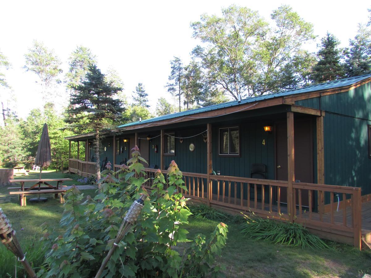 Best Bear Lodge & Campground Irons Eksteriør bilde