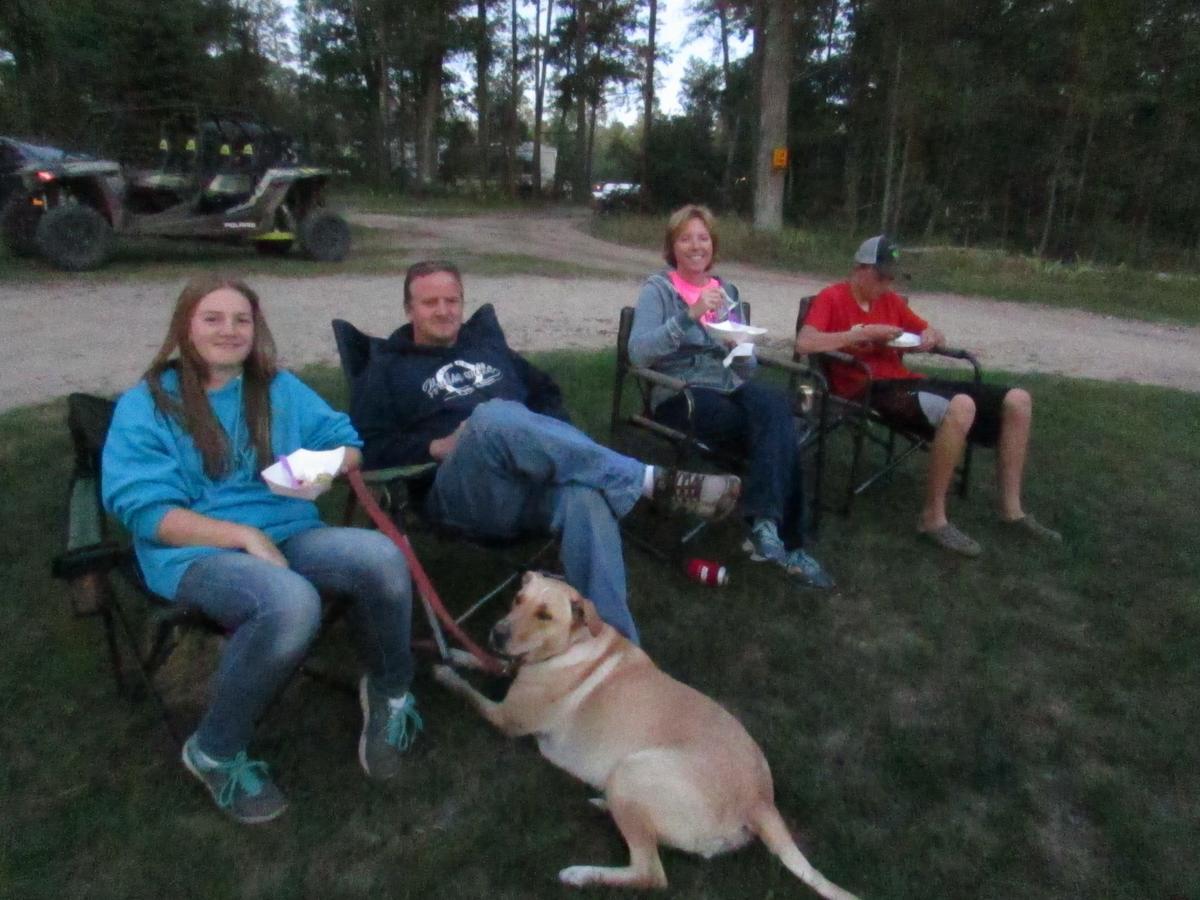 Best Bear Lodge & Campground Irons Eksteriør bilde